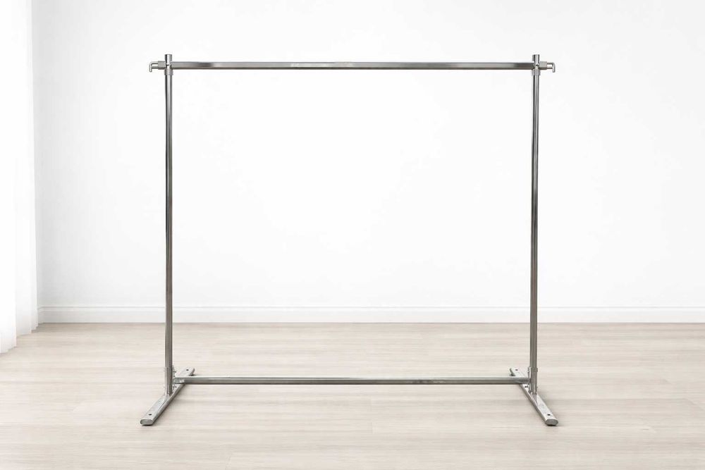 Стойка для одежды