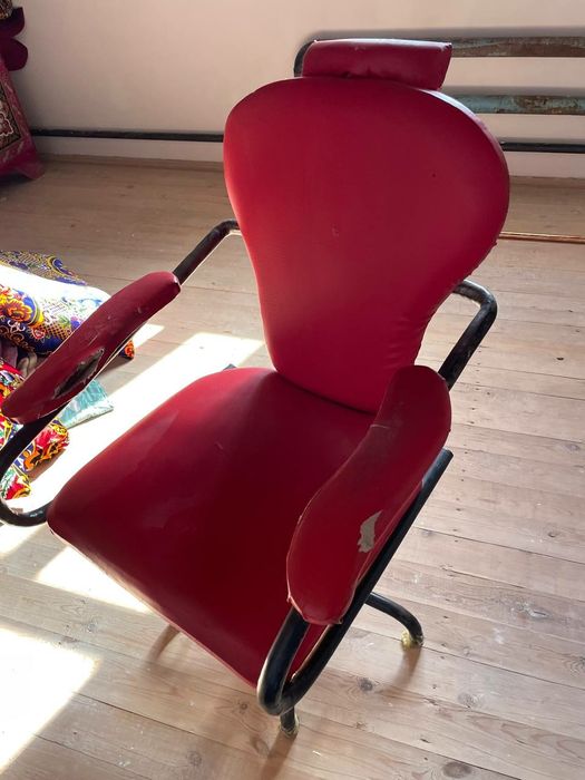 Барбер кресло сотилади