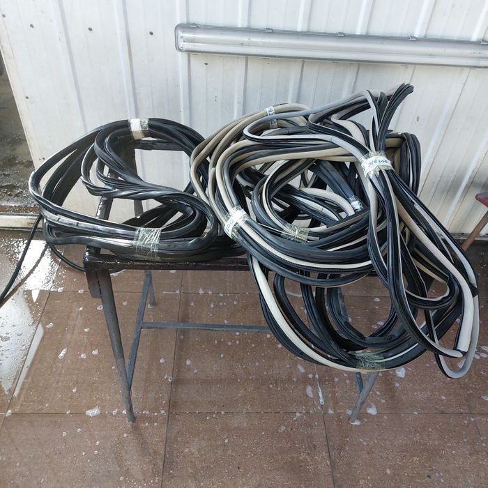 Дверные уплотнители на BMW, Subaru, ford .