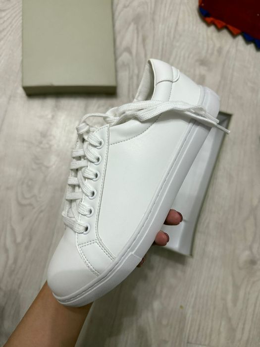 Кожаные кеды белые