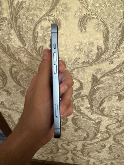 iPhone 14 в хорошем состоянии