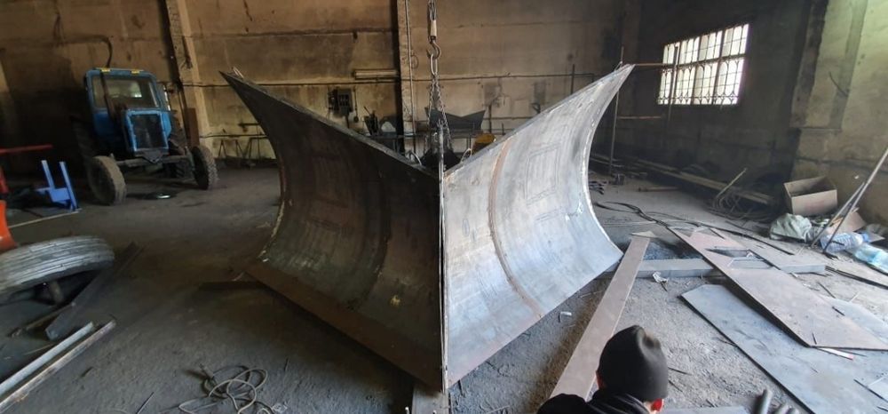 Кун, клин, отвал, грабли, ковш, вилы, рога под лес