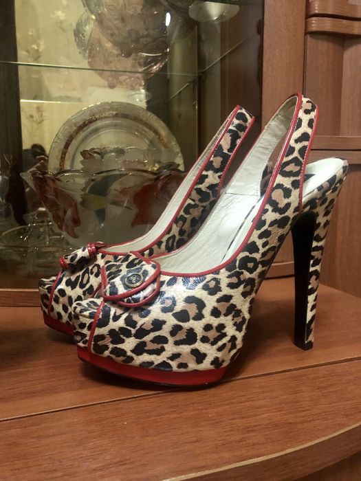 Женская обувь