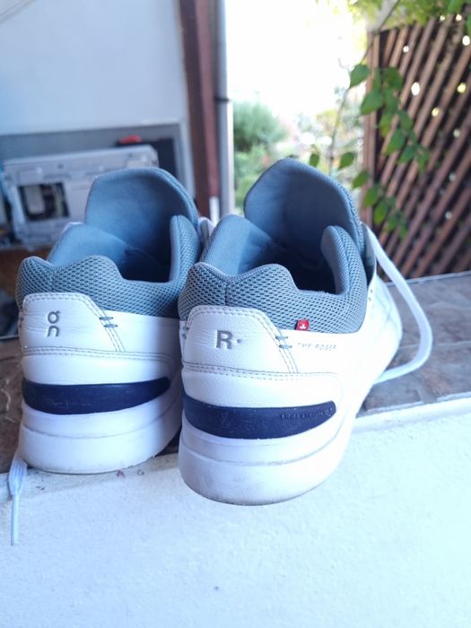 Adidași On Cloud The Roger – mărimea 44 - albi cu turcoaz, ușori și co