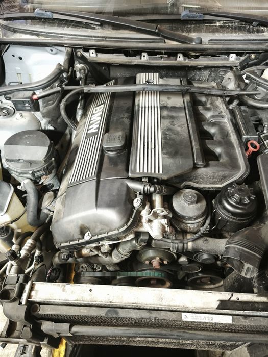 Vând motor M54B22 complet