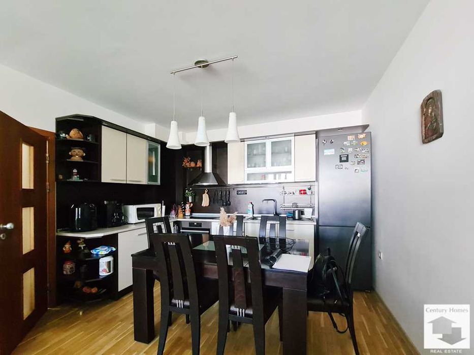 Продава се Тристаен апартамент в Велико Търново, Център - 90 кв.м за 2278 €/кв.м - Снимка #2