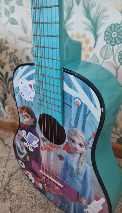 Chitara Ana și Elsa