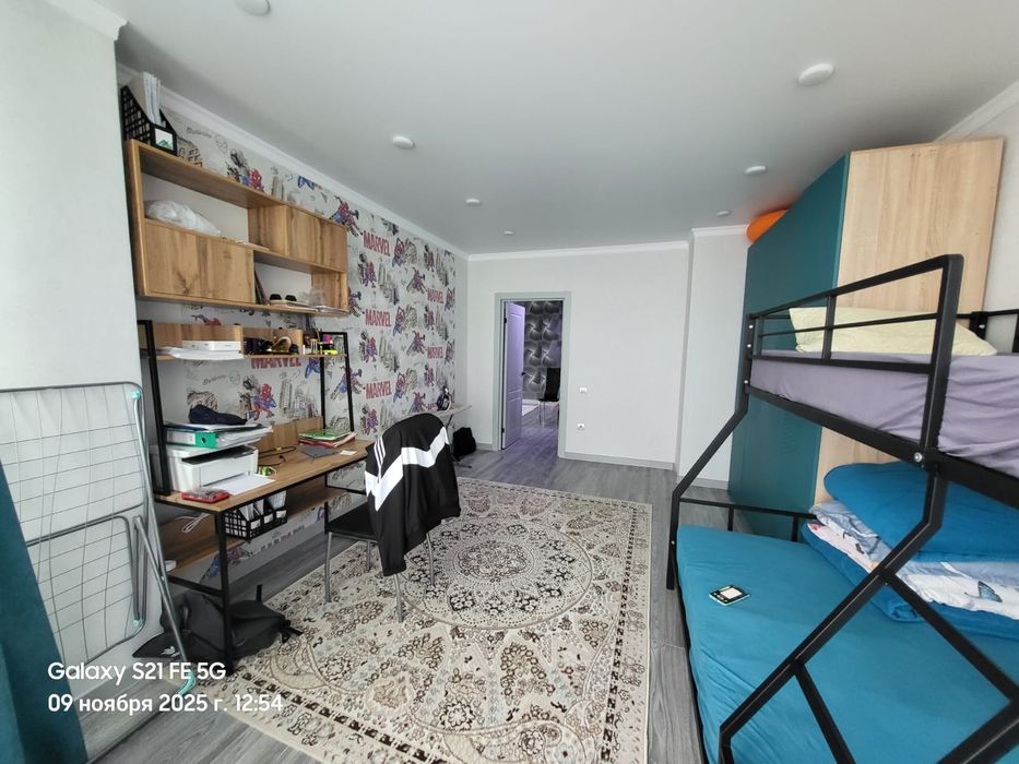 Продам квартиру в 11 микрорайоне.