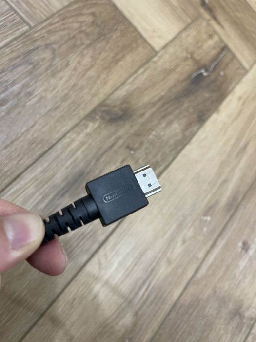 HDMI кабель и кабель зарядки на type-c