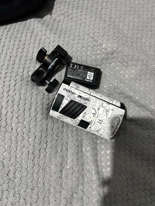 Продам вспышку godox ad100pro