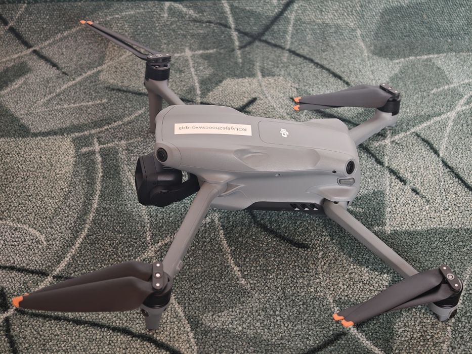 DJI Air 3, DJI RC-N2 Fly More Combo