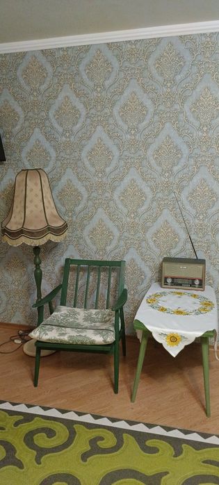 общ Торшер ,кресло ,журнальный стол и радио 120000