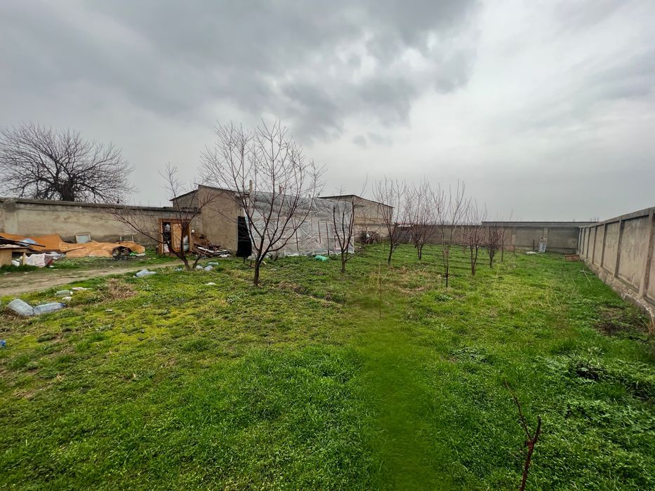 Nazarbek Tekstil mahallada 8 sotix uchastka