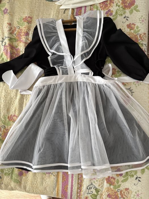 Платье с фартуком