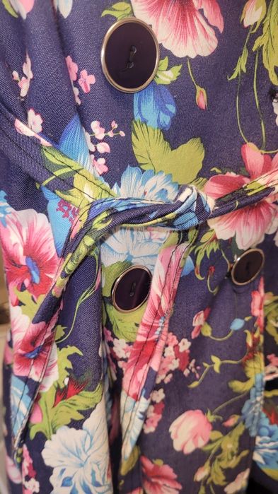 Trech dama marime 42,marca Geannini