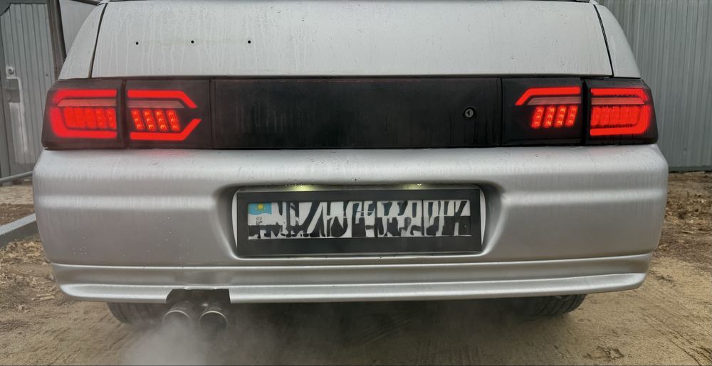 Продам задние фары