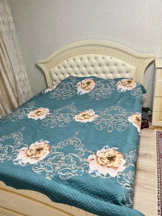 Продам спальный гарнитур