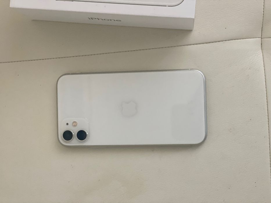 iPhone 11 64BG неразличим от нов 

Цена 200€