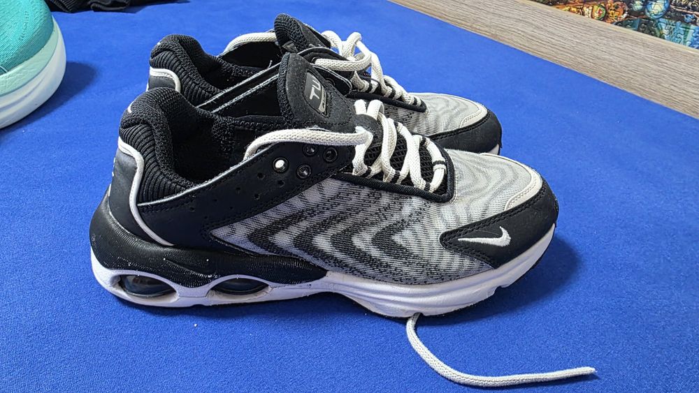 NIKE AIR Max TW 35,5
