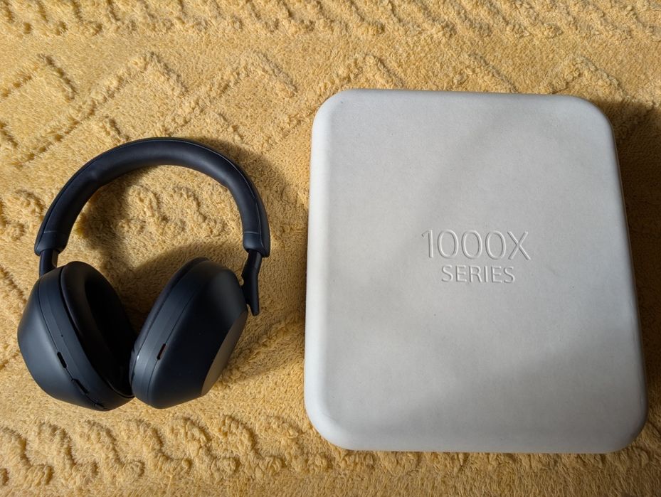 Слушалки Sony WH-1000XM5, много запазени