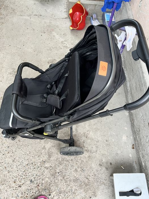 Детская коляска,прогулочная