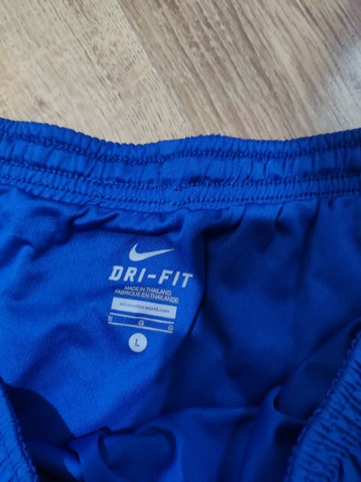 Pantaloni scurți de damă Nike Dri Fit mărimea L