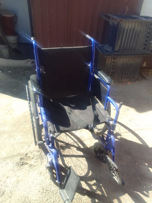 Продам инвалидную коляску