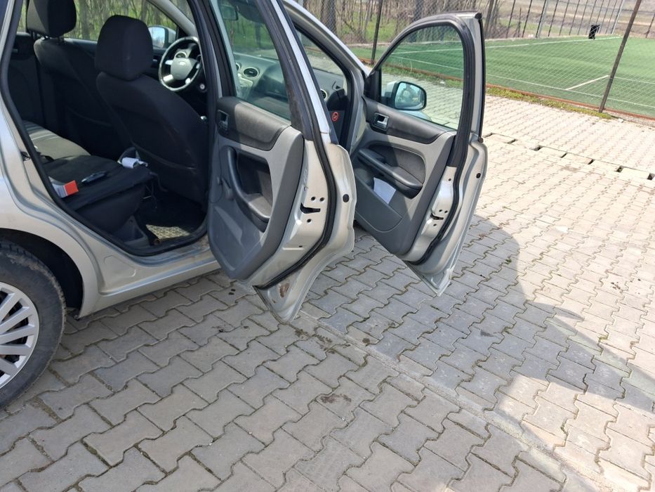 Vând ford focus 1.6 tdci