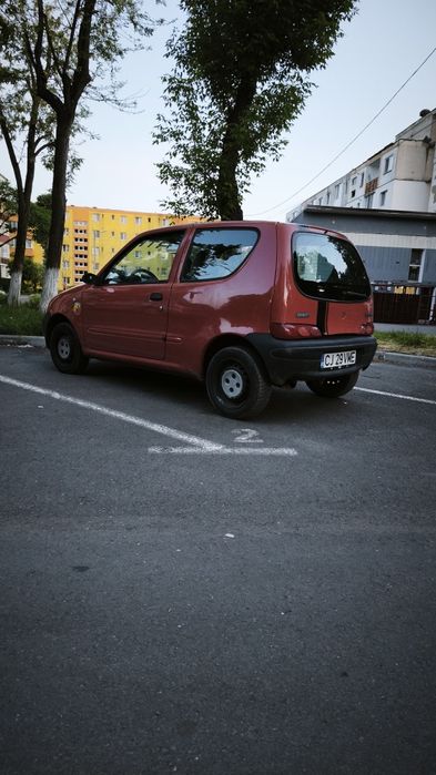 Fiat 600 alias Buburuza Roșie