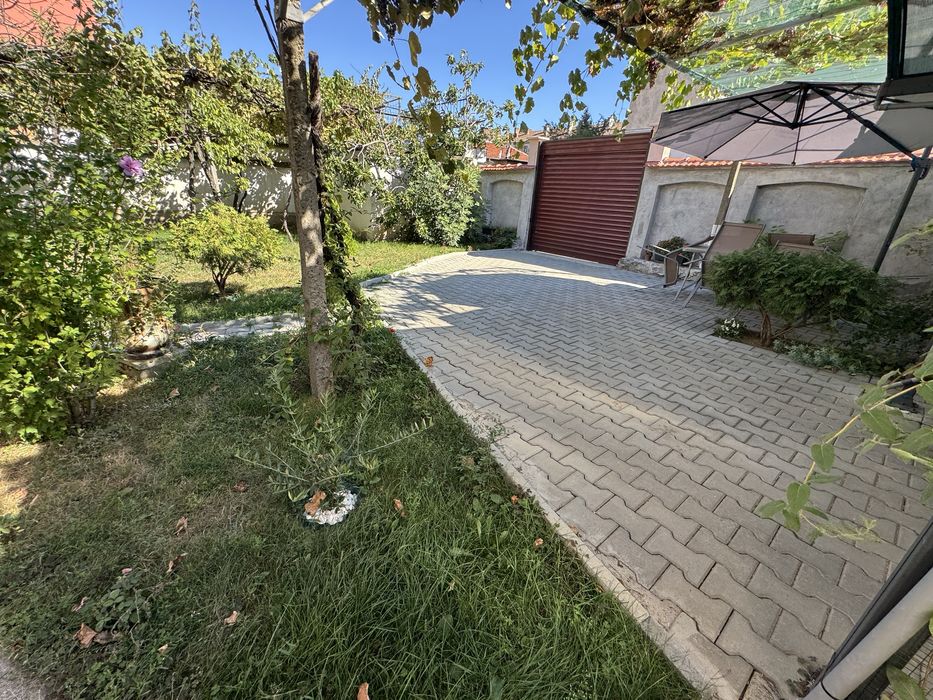 Къща гр. Казанлък парк Розариум