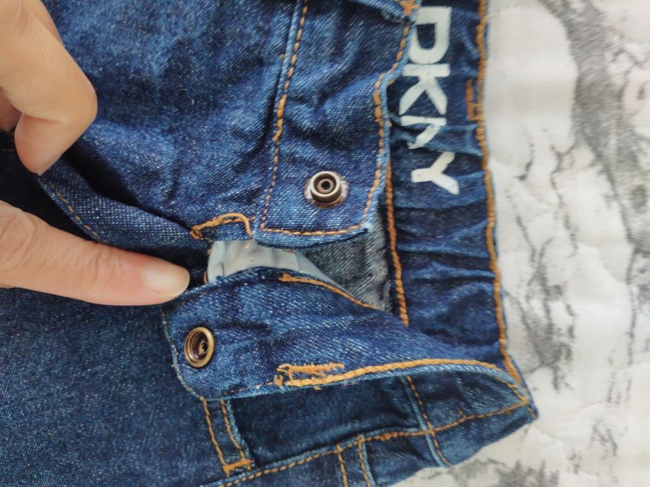 Нови бебешки дънки 12м.