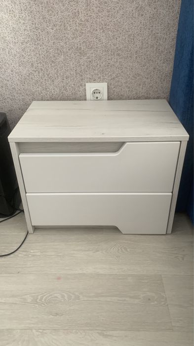 Продам шкаф с двумя тумбочками