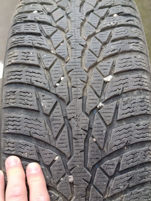 Anvelope Nokian de iarna 215/60/17