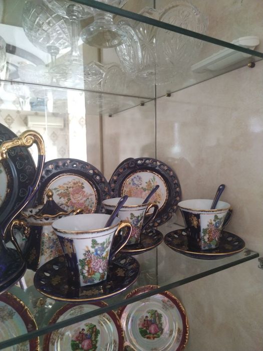 Чинни сервиз сотилади.