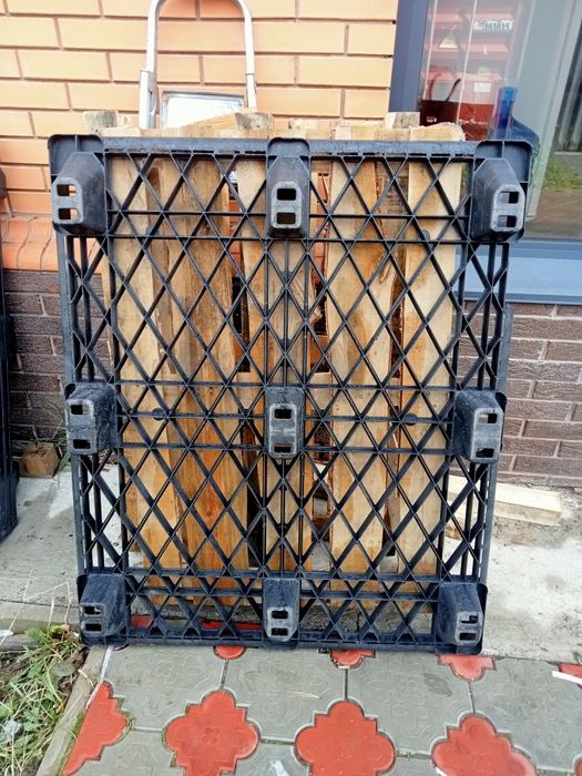 Пластиковые паллеты (поддоны)