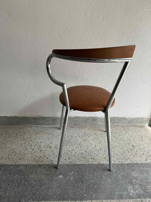 Метален стол кожена тапицерия