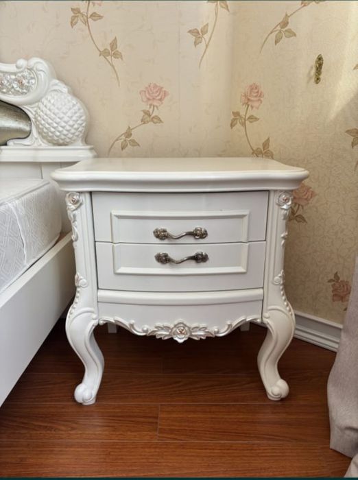 Продам спальный гарнитур.