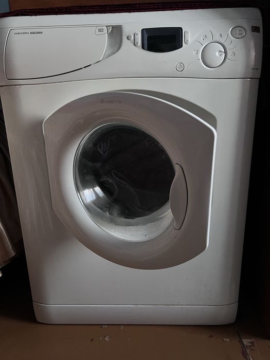 Продам стиральную  машину , сливнрй насос не работает