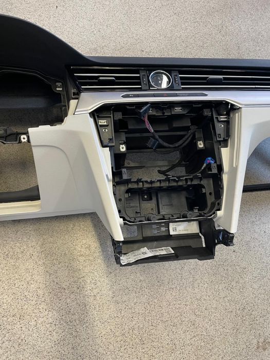 Plansa bord vw passat b8, vw arteon