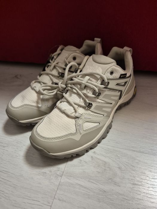 Vand adidasi The North Face