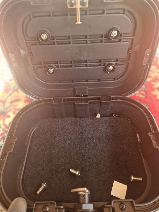 Cutie trotineta electrica