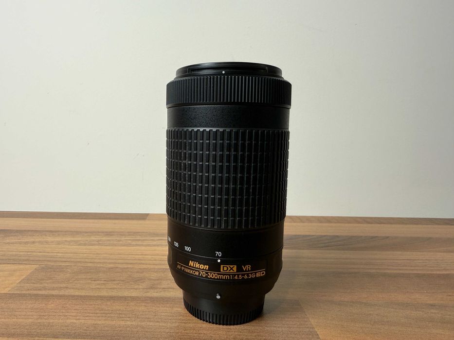 Teleobiectiv Nikon AF-P 70-300mm f/4.5-6.3G ED VR – Performanță cu un Mic Compromis