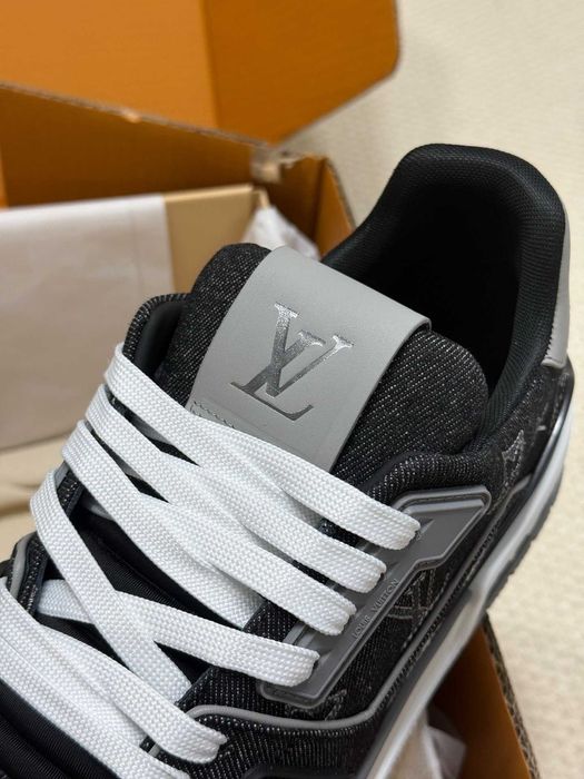 Adidasi Louis Vuitton Trainer Premium