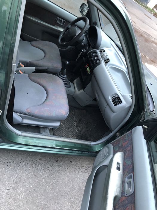 Нисан Микра К11 ;1,3 бензин