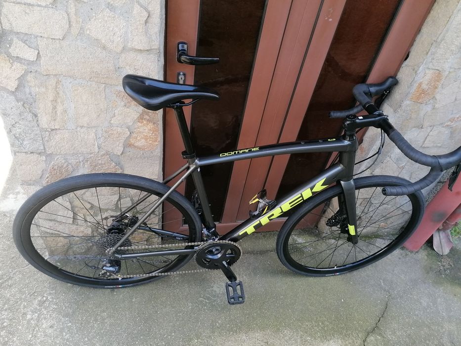 Шосеен TREK Domane Disc, Shimano Sora