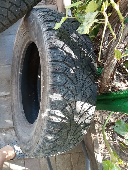 Продам шины зимние 185/70 R14