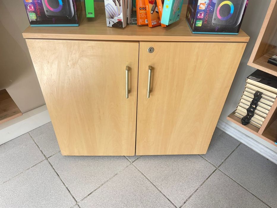 Продам эконом панели, столы ресепшен и др