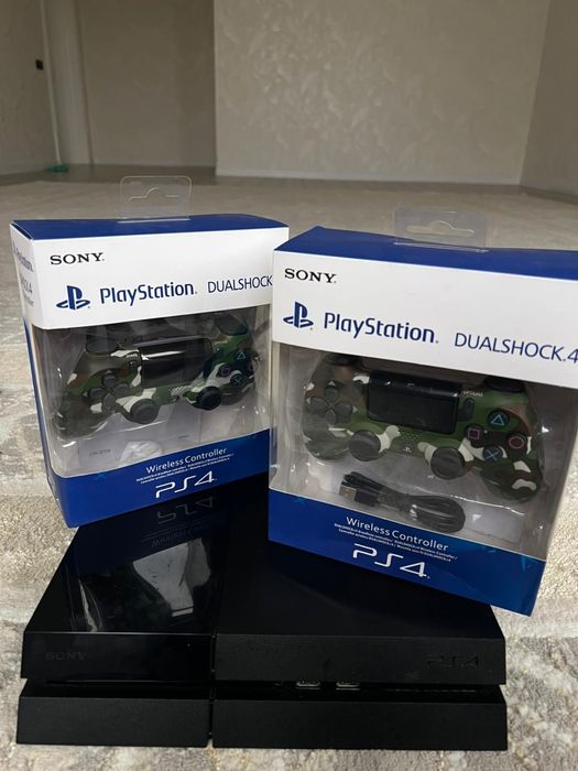 Продам PlayStation 4(1TB)