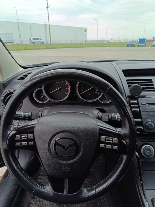 Vand Mazda 6 Hatchback 2008 2.0 benzina 147 cai