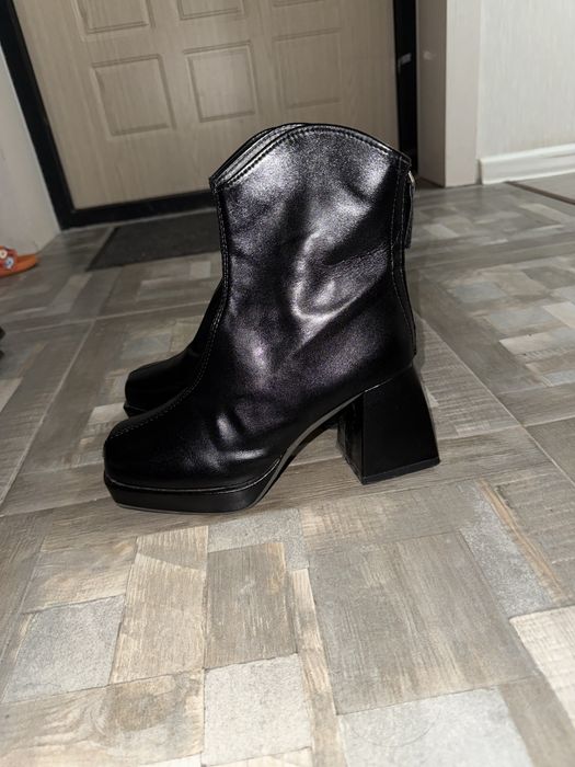 Сапоги женские .